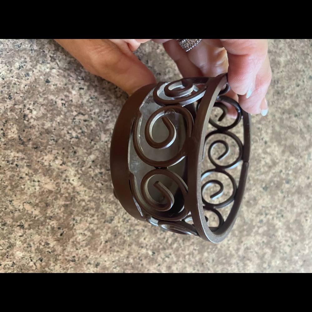Metal candle stand